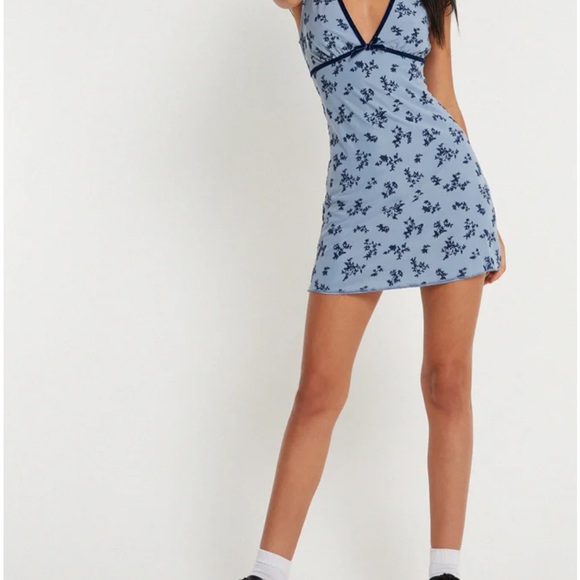 Floral V-Neck Mini Dress - Picture 3 of 7